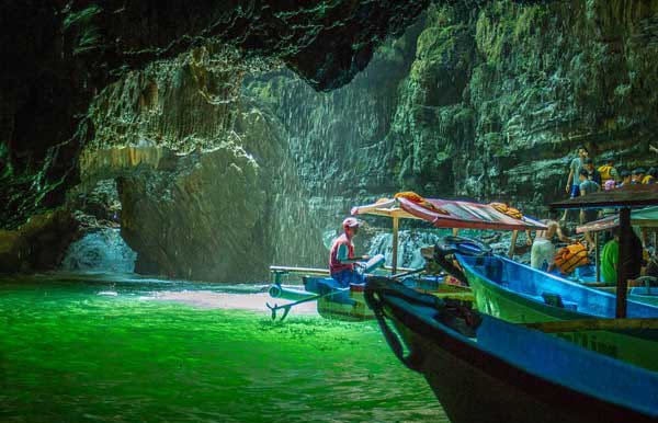 Paket wisata greencanyon pangandaran