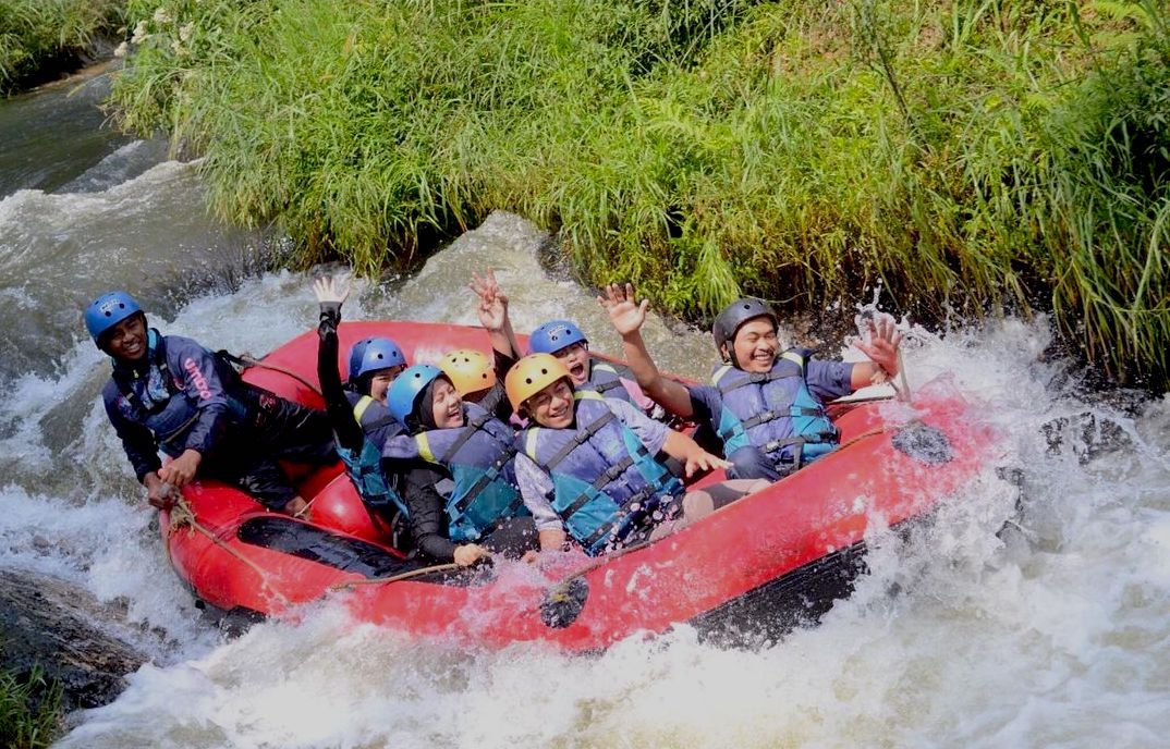 Paket wisata rafting pangalengan