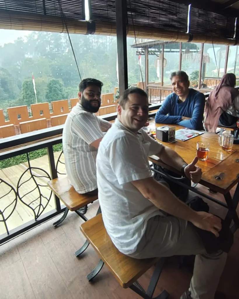 Private trip Lembang bersama Hepinori Tour menikmati wisata alam, kuliner, dan udara sejuk pegunungan.