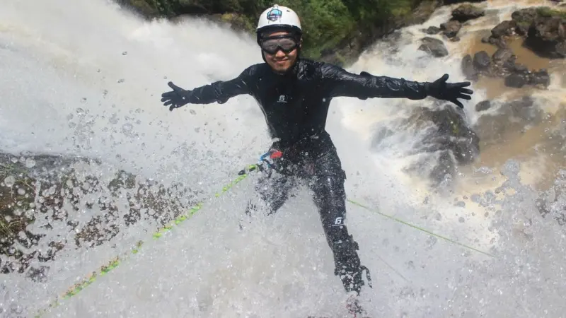 Aktivitas Canyoneering Curug Cikondang