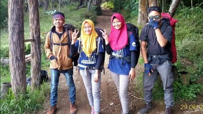 Peserta Open Trip Gunung Sindoro 2 Hari 1 Malam