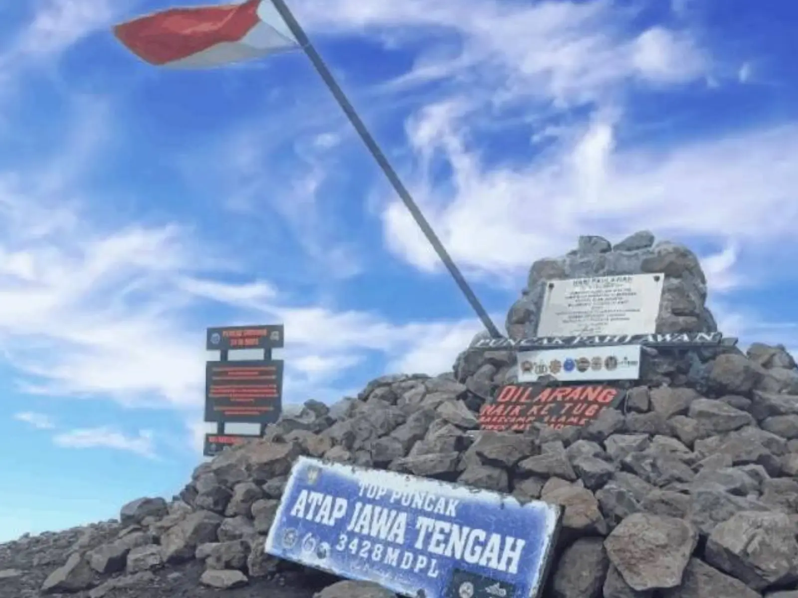 Puncak Gunung Slamet